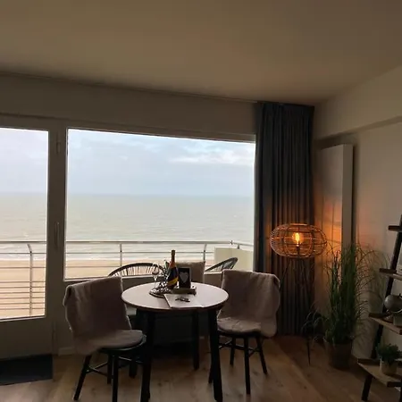 K Apartment *